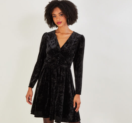 Image: Dresses for New Year’s Eve: Abby Crushed Velvet short dress. Dresses for New Year’s Eve: Abby Crushed Velvet short dress.