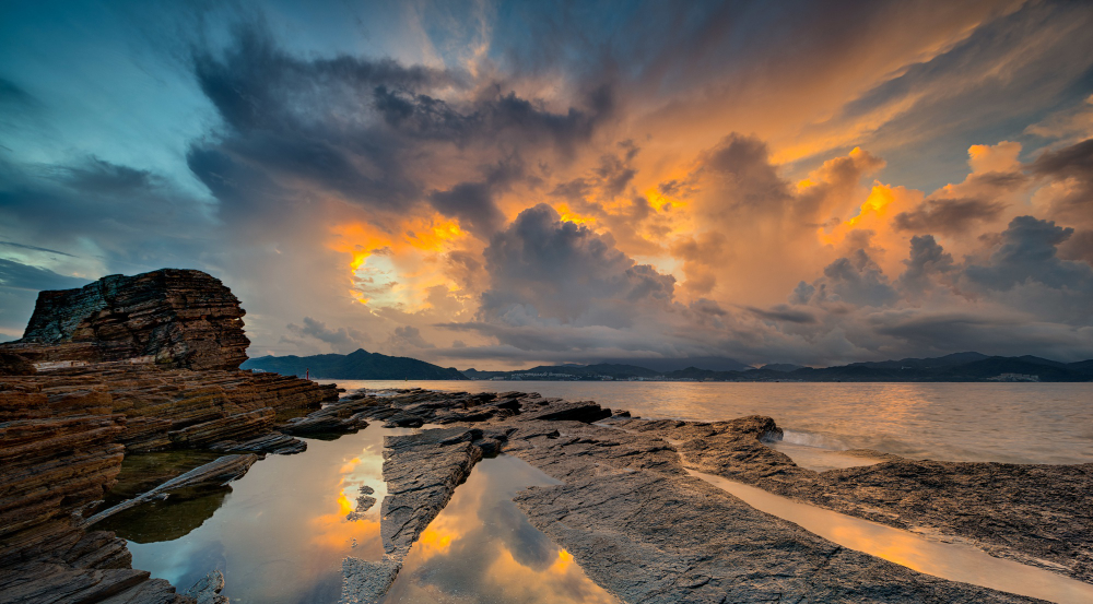 Image: Beautiful landscape photo of Tung Ping Chau in Hong Kong Beautiful landscape photo of Tung Ping Chau in Hong Kong