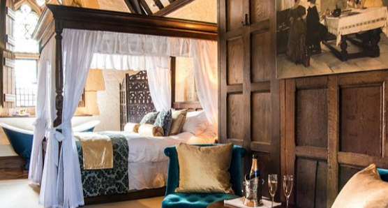 Image: Cheap bed and breakfast: Abbots Grange Manor house Cheap bed and breakfast: Abbots Grange Manor house