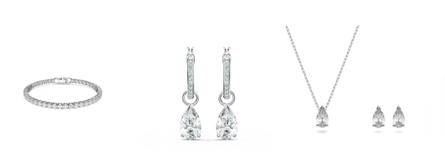A range of different jewellery at the FRASERS online store
