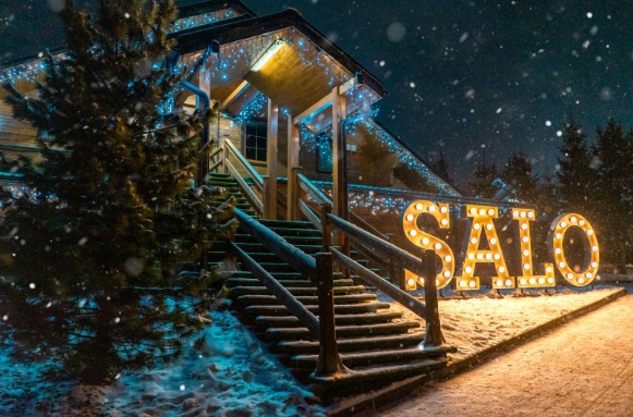 A house decorated with different outdoor Christmas house lights