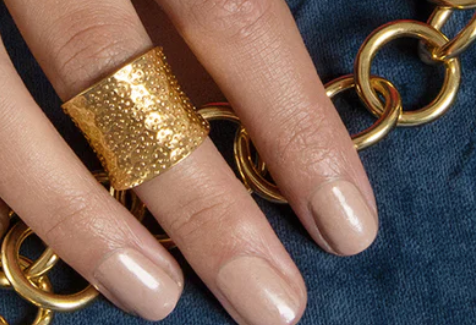 Enjoy free shipping when you buy Amadeus jewellery