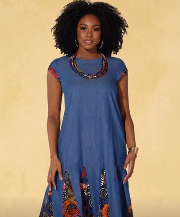 imagen de la web de especially yours de vestido azúl