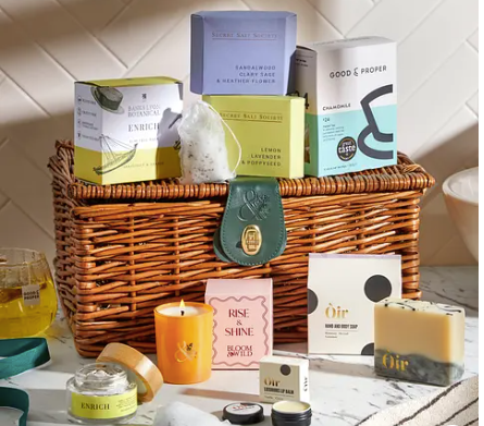 Surprise your loved ones with a gift set