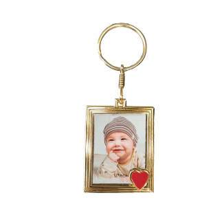 Get a keyring with a photoframe and enjoy the discounts