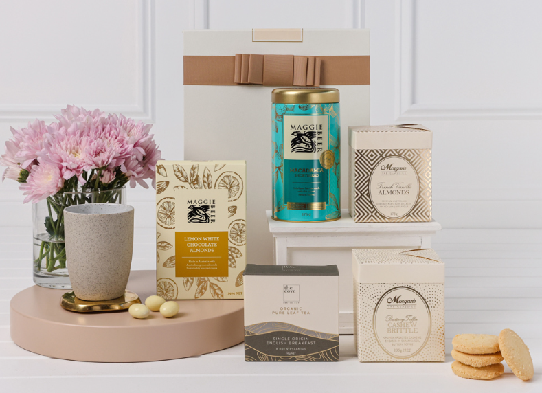 Mother’s Day gift box : Ultimate Tea & Biscuit Hamper with Robert Gordon Mug