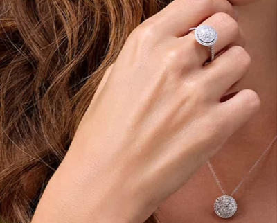 collana e anello da poter acquistare online con un codice sconto Luxuryzone