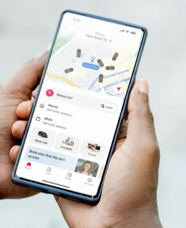 The FREE NOW app and the different ride options