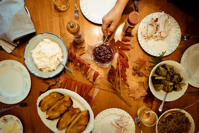 A typical Thanksgiving dinner on a wooden table