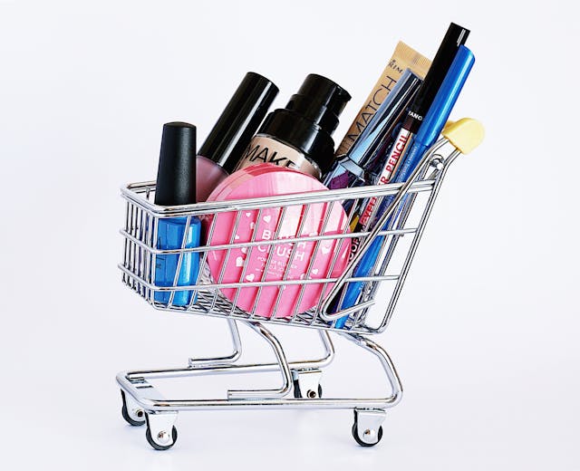 A shopping cart full of Cosmetify products