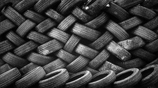 GIGA TYRES tyre images which customers can choose from