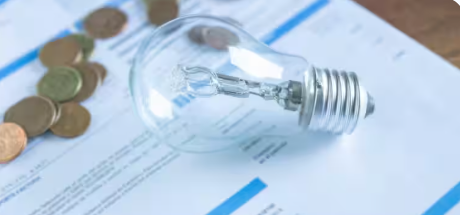lampadina con bolletta di energia elettrica da avere con i codici sconto Sorgenia