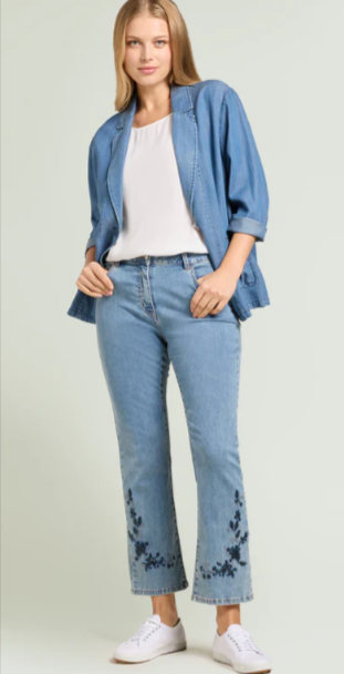 completo da donna in offerta se si utilizza un codice sconto Luisa Viola sul sito ufficiale