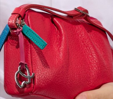 borsa rossa da comprare a basso prezzo utilizzando un codice sconto Mywalit online