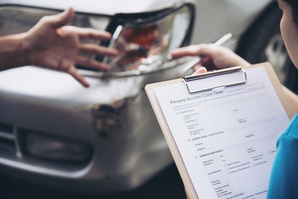 insurance-agent-working-site-car-accident-claim-process-people-car-insurance-claim