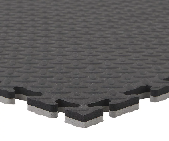 BiGDUG gym flooring: The BiGDUG EVA Jigsaw Gym Mat in black and grey