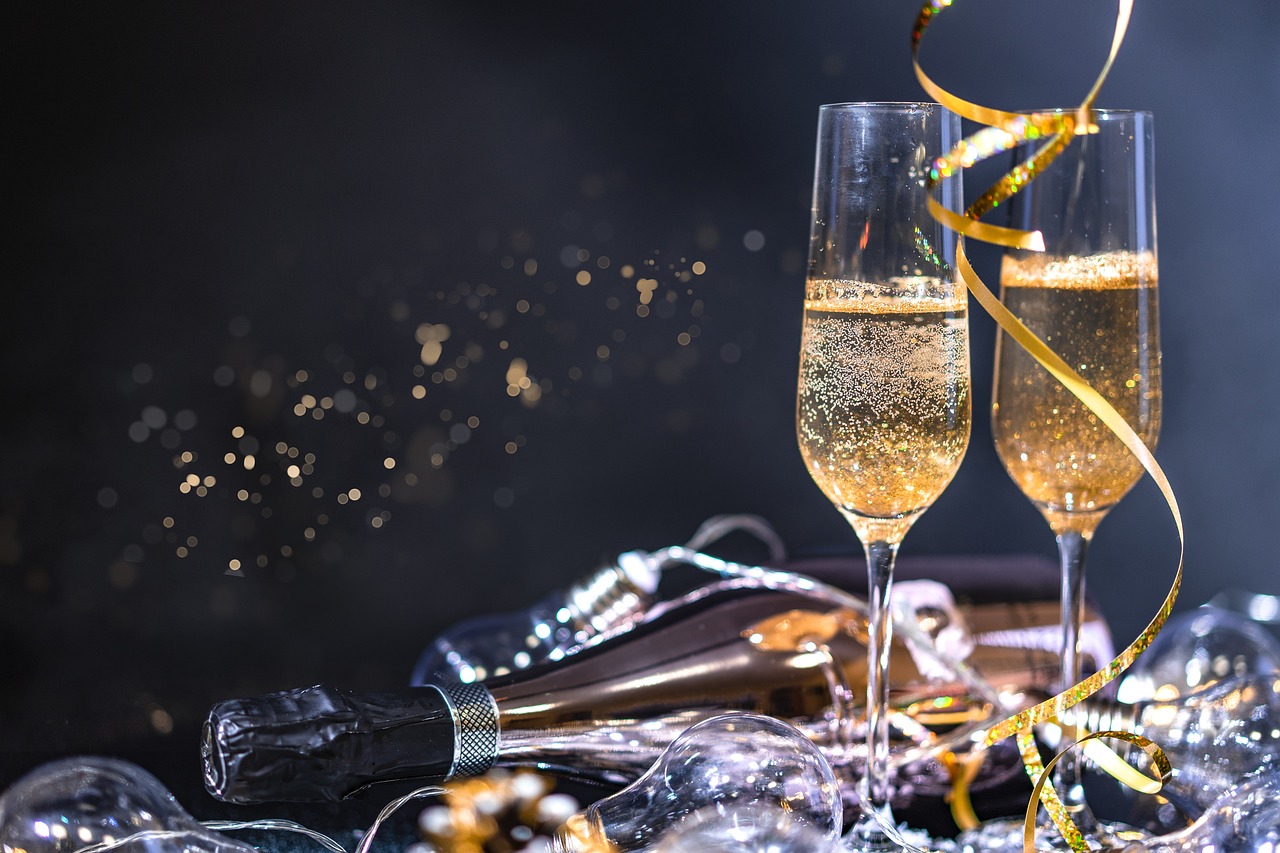 botellas de champagne para celebrar el año nuevo disponible con una oferta de año nuevo
