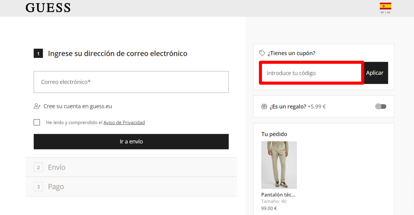 Página de pago de la marca donde agregar el código descuento de Guess resaltado con un cuadro rojo