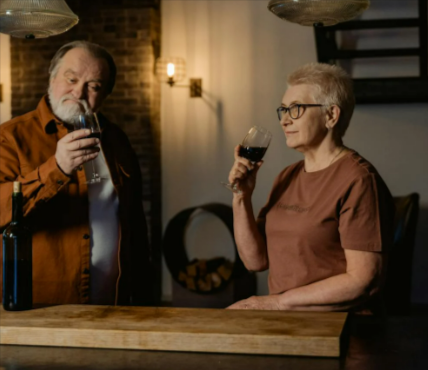 Man-and-Woman-Drinking-Wine