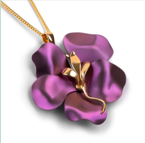 An example of a necklace you can save on with a Henryka voucher code