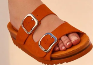 sandali da donna da poter comprare con un codice sconto Scholl in offerta