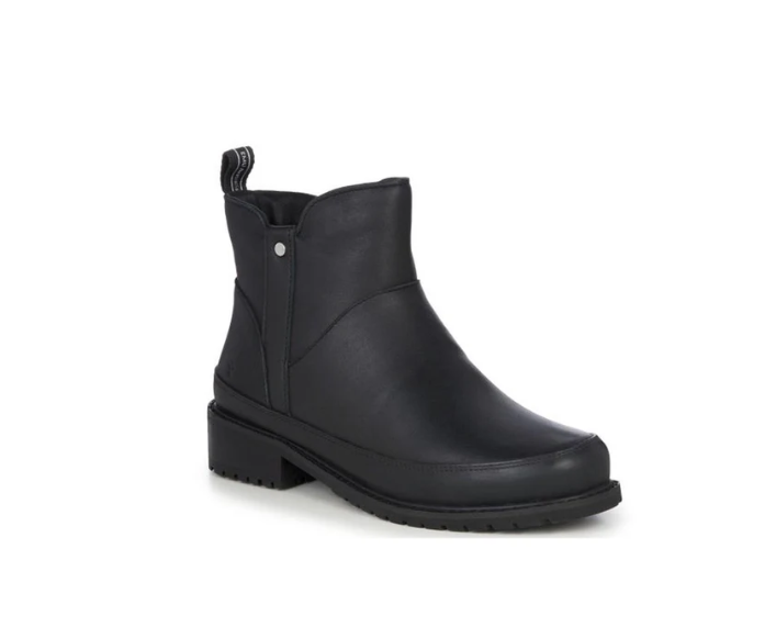 Waterproof walking shoes: The women’s Nashira ankle boot in black