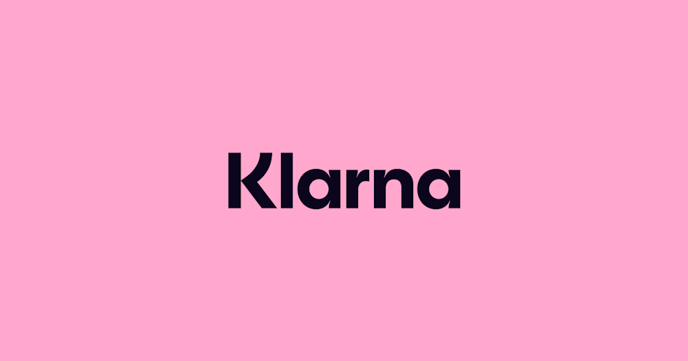 Das Klarna-Logo in schwarzer Aufschrift auf pinkem Hintergrund
