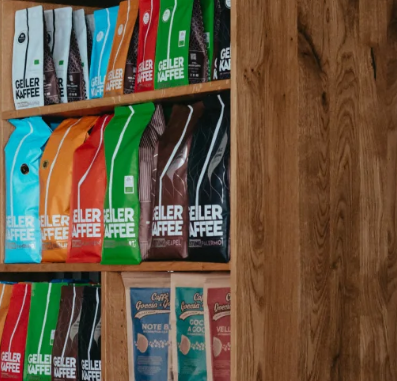 imagen de la web de espressissimo de su café en una estantería