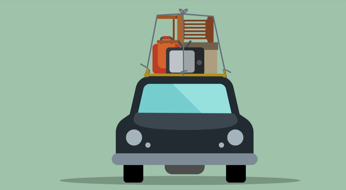 Grafik eines Autos mit Möbeln auf dem Autodach geschnallt